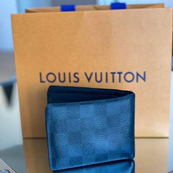 Authentic Louis Vuitton Multiple Wallet - Picture 2 of 4
